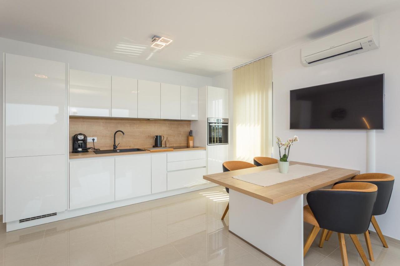 Apartamento Luton Banjole Exterior foto